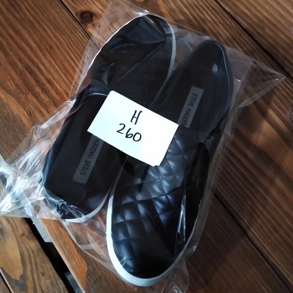 [H260] Steve Madden Black Quilted ECENTRCQ, Womens Size 9M - Picture 8 of 11